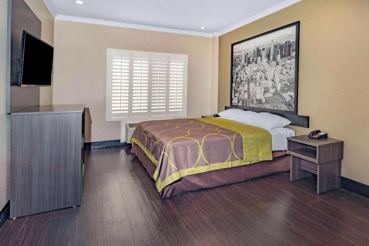 Мотель Super 8 By Wyndham North Hollywood Лос-Анджелес Екстер'єр фото